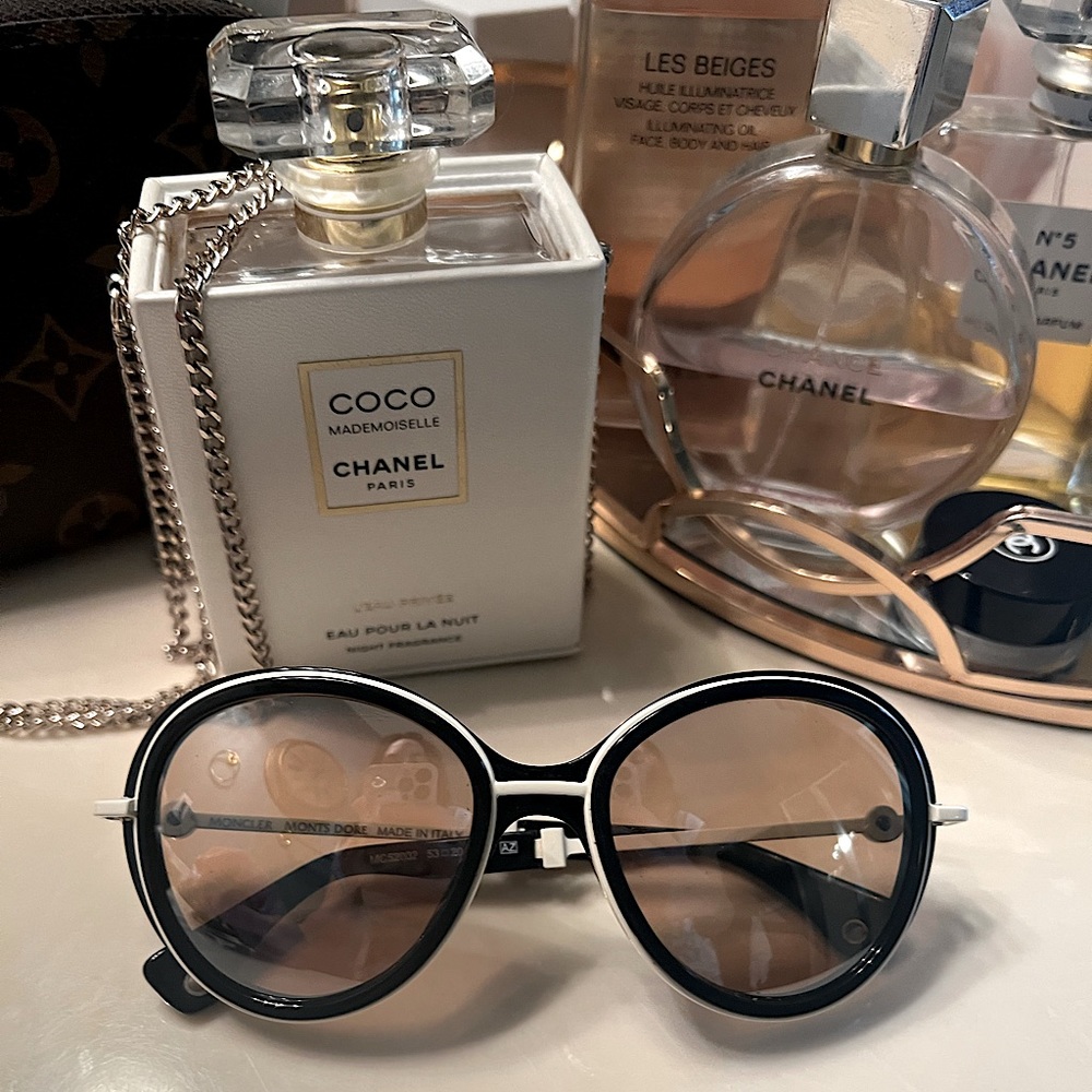 Black & white Moncler sunglasses